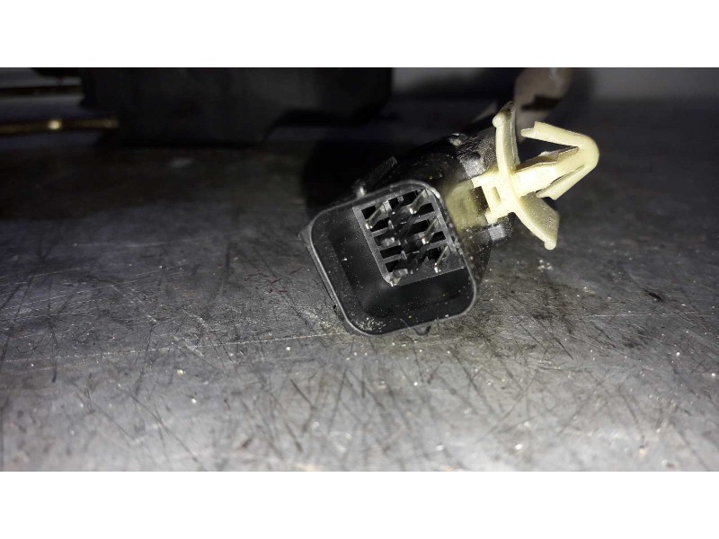 Recambio de cerradura puerta delantera derecha para hyundai getz (tb) 1.5 crdi referencia OEM IAM   