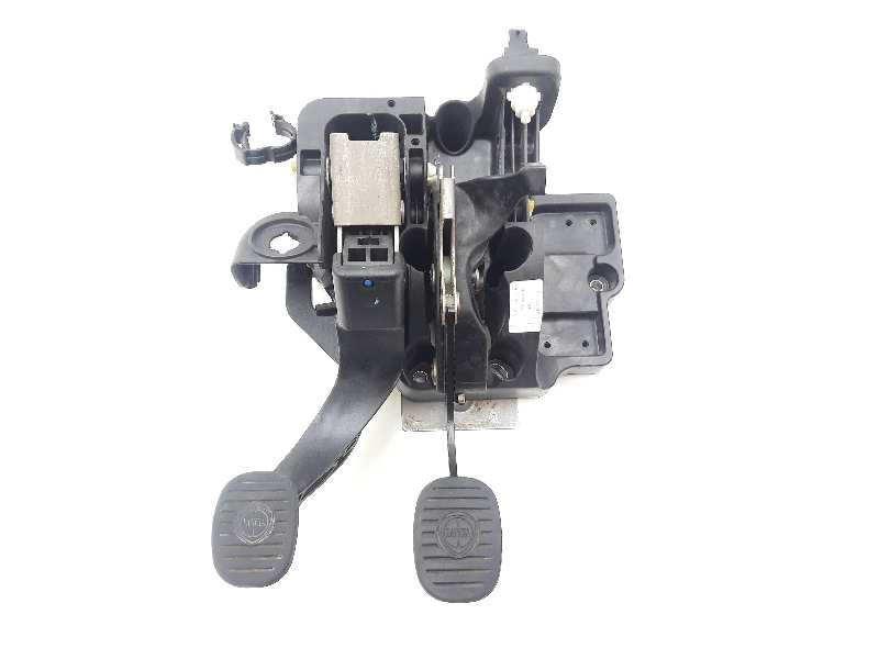 Recambio de pedal freno para lancia delta (181) platino referencia OEM IAM 51836372 00518363720 3801920006
