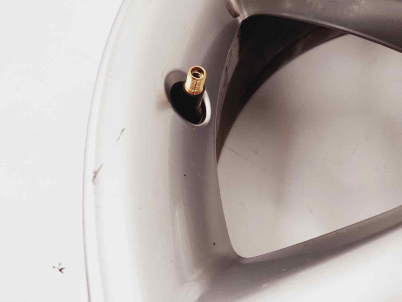 Recambio de llanta para lexus rx 400h referencia OEM IAM   