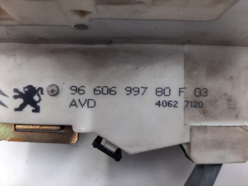 Recambio de cerradura puerta delantera derecha para citroen c4 berlina premier referencia OEM IAM 9660699780F03  