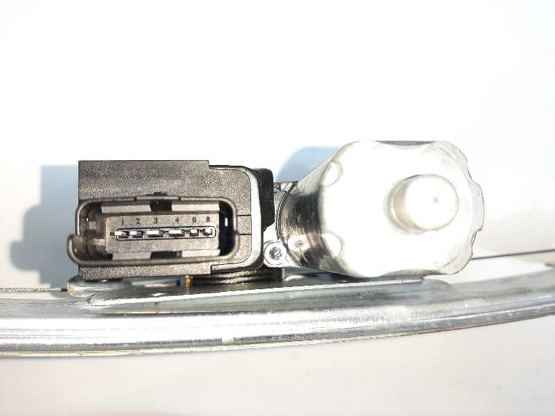 Recambio de elevalunas delantero derecho para citroen c3 feel referencia OEM IAM 9813093380  