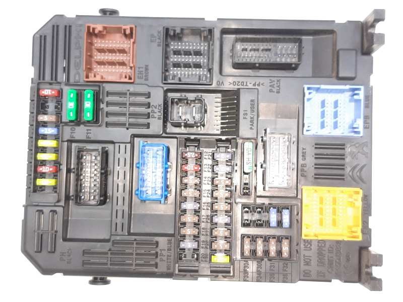 Recambio de caja reles / fusibles para citroen c3 feel referencia OEM IAM 9819851280  