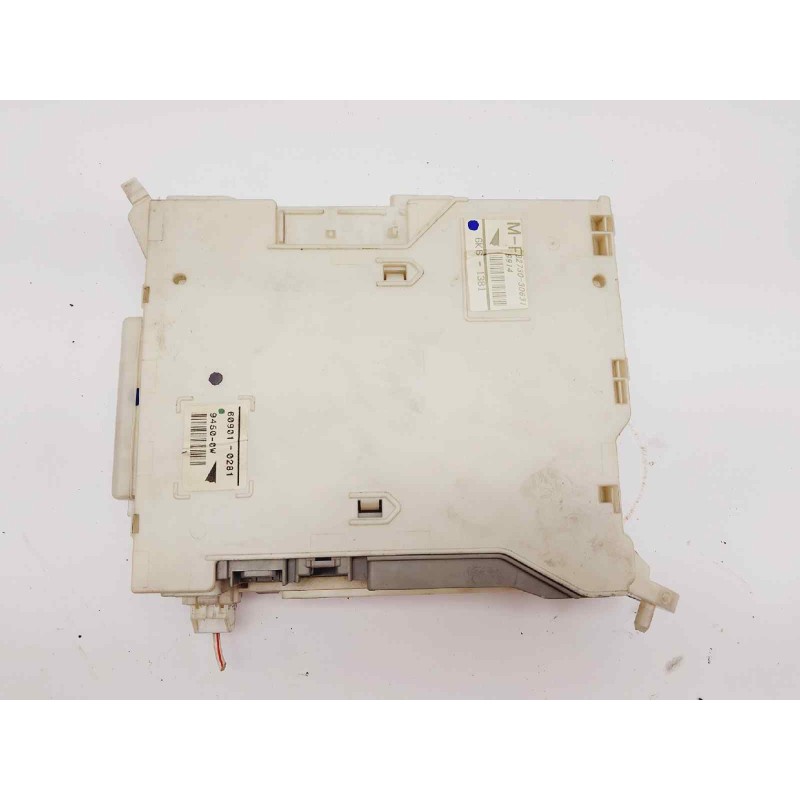 Recambio de caja reles / fusibles para lexus gs (gs/us/ws19) 450 h referencia OEM IAM 8273030631  