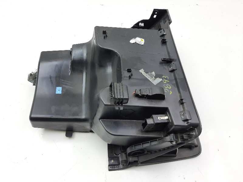 Recambio de guantera para skoda rapid elegance referencia OEM IAM 5JB857097E 5JB857097D 