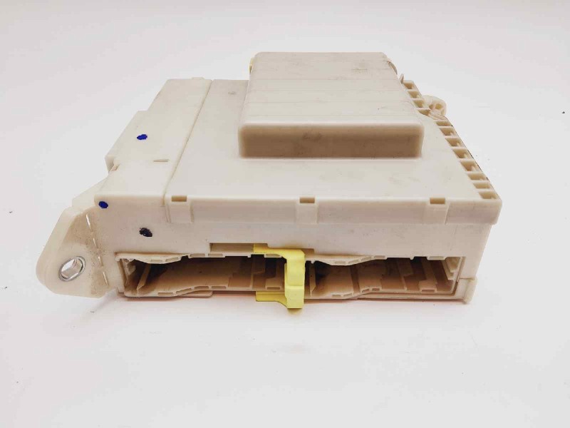 Recambio de caja reles / fusibles para lexus gs (gs/us/ws19) 450 h referencia OEM IAM 8273030B61 8267230070 