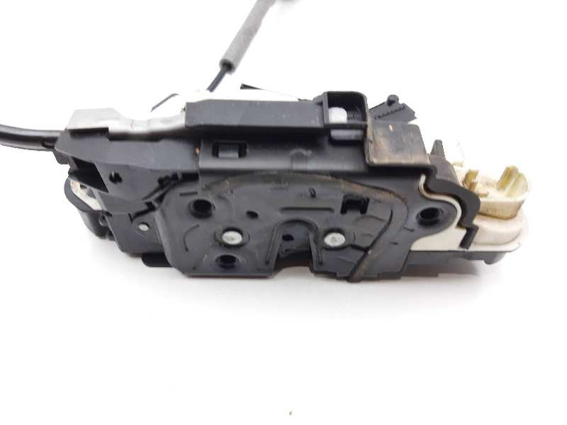 Recambio de cerradura puerta delantera izquierda para skoda rapid elegance referencia OEM IAM 15J5E1837015A  