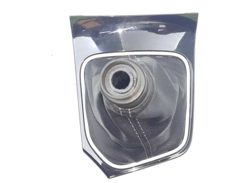 Recambio de guarnecidos palanca cambio para toyota auris advance referencia OEM IAM 5884302840  