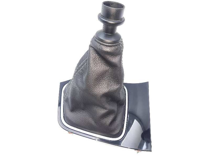 Recambio de guarnecidos palanca cambio para toyota auris advance referencia OEM IAM 5884302840  