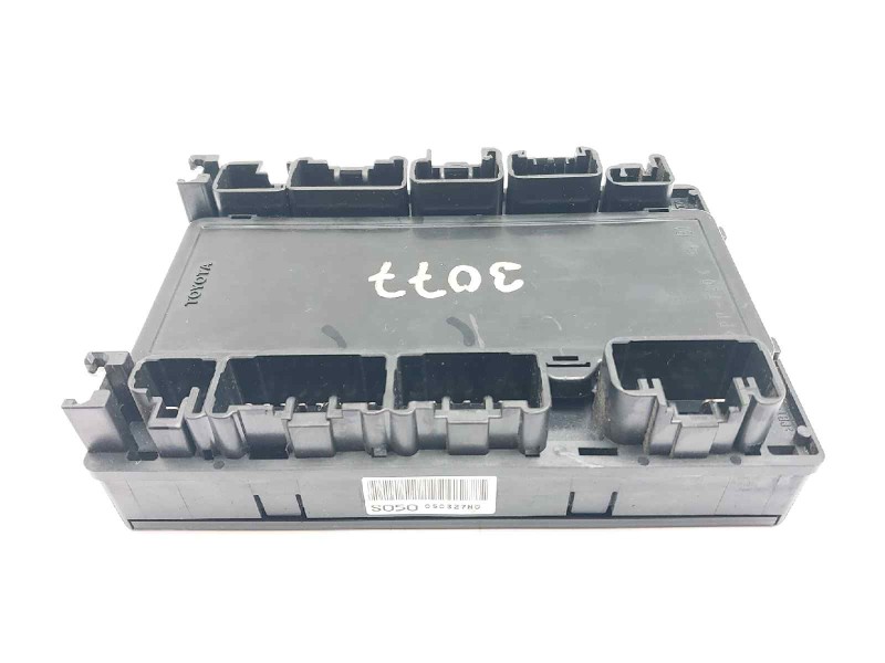 Recambio de modulo electronico para lexus rx 400h referencia OEM IAM 8272148071  S050050327NO