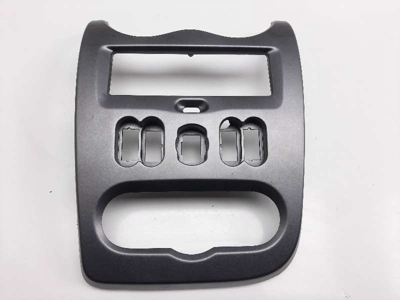 Recambio de no identificado para dacia duster ambiance 4x2 referencia OEM IAM 682603302R 682603302R 682600050R