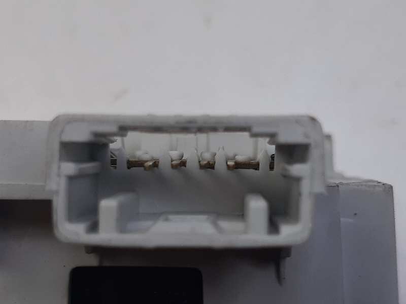 Recambio de luz interior para renault laguna iii referencia OEM IAM 264300003R  