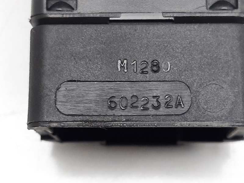 Recambio de warning para dacia duster ambiance 4x2 referencia OEM IAM 602232A  