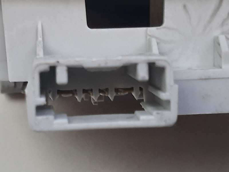 Recambio de luz interior para renault laguna iii referencia OEM IAM   