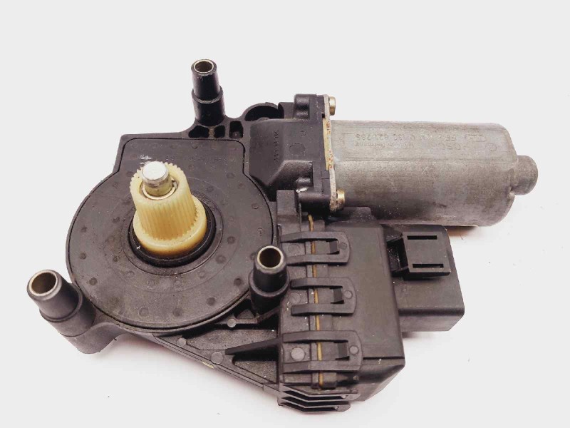 Recambio de motor elevalunas trasero derecho para audi a6 berlina (4b2) 1.9 tdi referencia OEM IAM 0130821785  