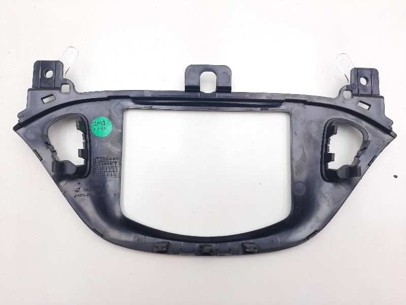 Recambio de moldura para opel corsa e edition referencia OEM IAM 13471358  