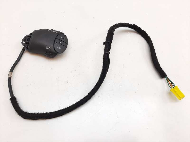 Recambio de mando multifuncion para dacia duster ambiance 4x2 referencia OEM IAM   