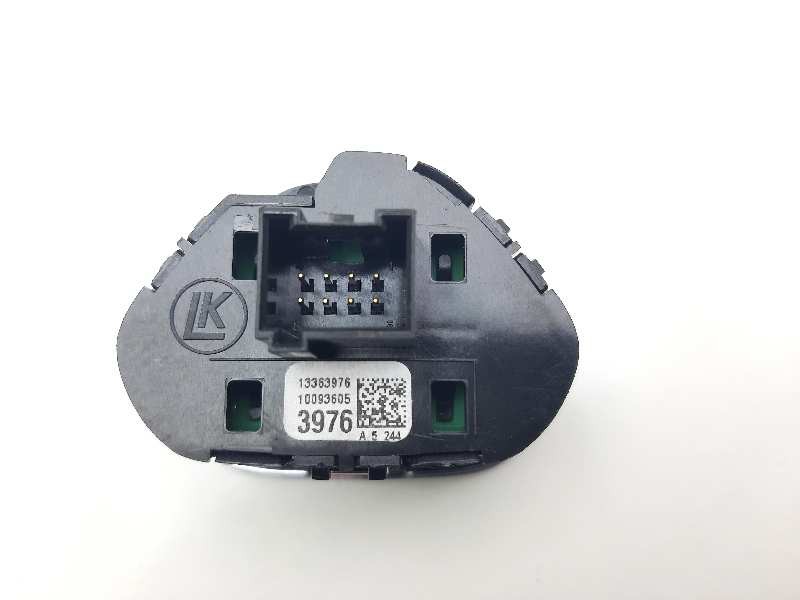 Recambio de warning para opel corsa e edition referencia OEM IAM 13363976 10093605 