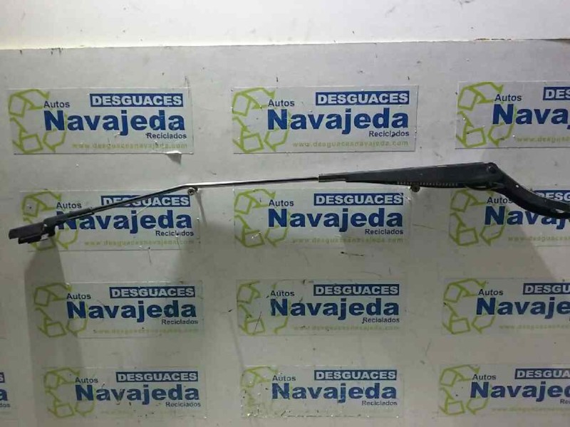 Recambio de brazo limpia delantero izquierdo para citroen berlingo station wagon xtr plus referencia OEM IAM   