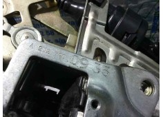 Recambio de cerradura puerta delantera izquierda para mercedes clase c (w202) berlina referencia OEM IAM A2027200935   2