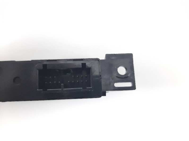 Recambio de warning para land rover range rover sport v6 td hse referencia OEM IAM YUL501360  