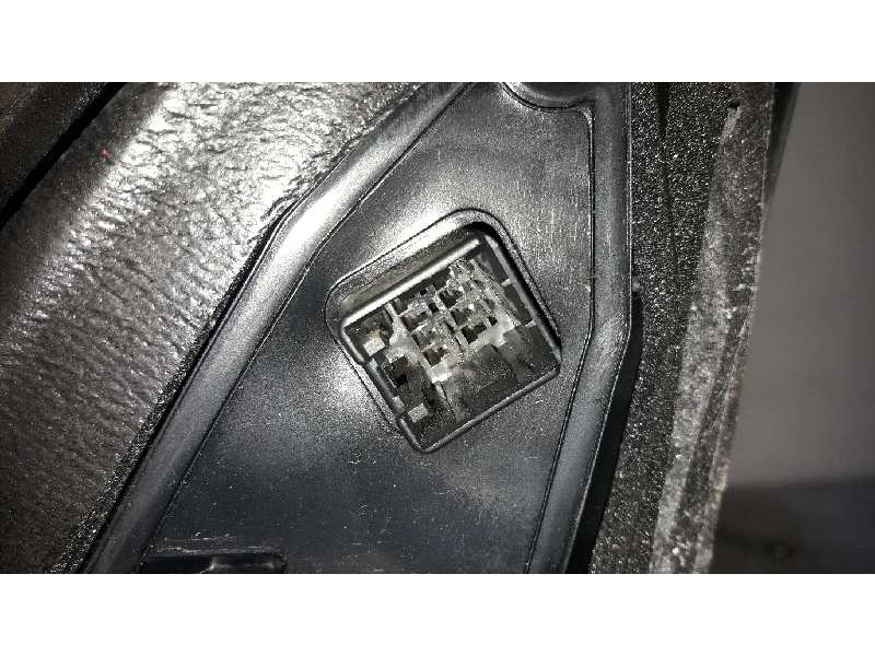 Recambio de retrovisor derecho para kia carnival ii 2.5 v6 ex referencia OEM IAM   