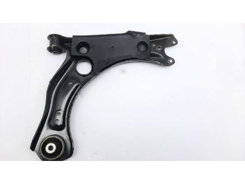 Recambio de brazo suspension inferior delantero izquierdo para volkswagen polo beats referencia OEM IAM 2Q0498151  