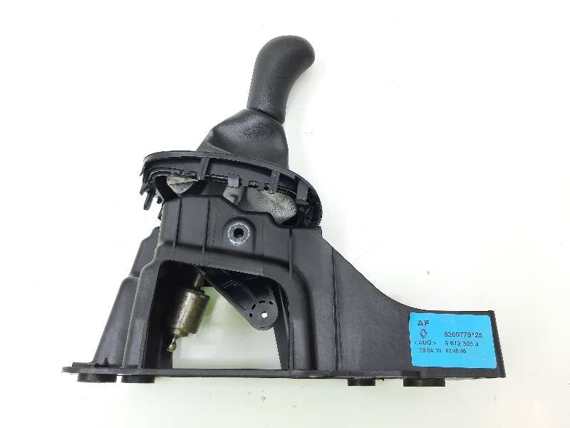 Recambio de palanca cambio para renault megane iii berlina 5 p expression referencia OEM IAM 8200779125  