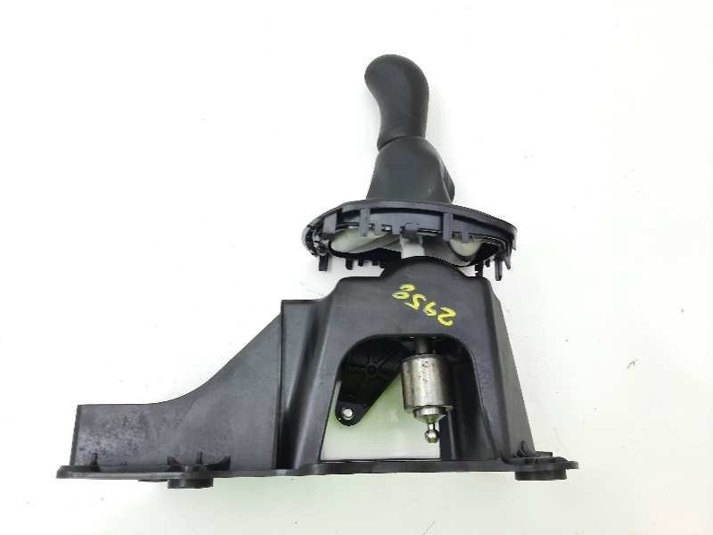 Recambio de palanca cambio para renault megane iii berlina 5 p expression referencia OEM IAM 8200779125  