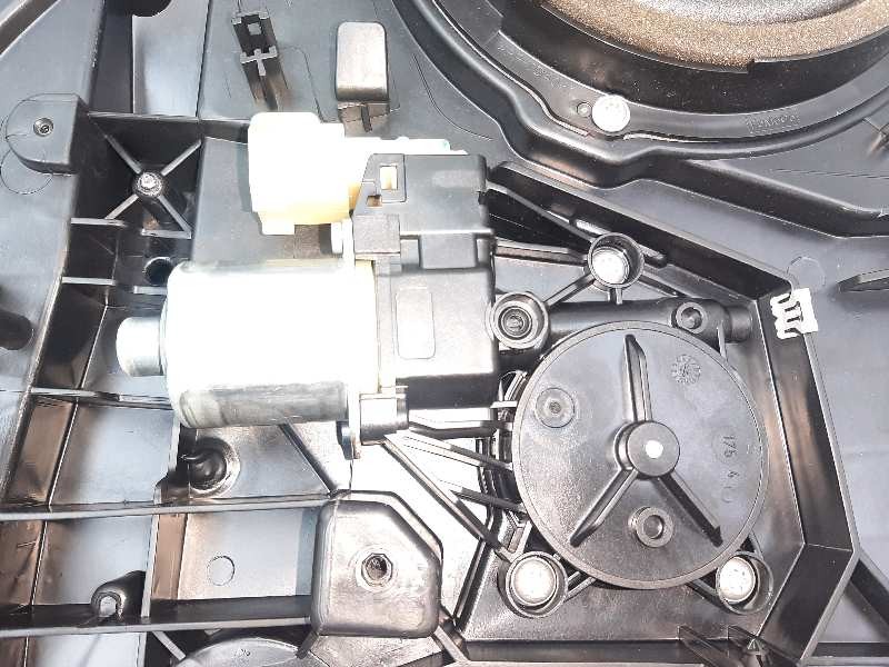 Recambio de elevalunas trasero derecho para ford fiesta (ccn) black edition referencia OEM IAM C1BBA27000BD 8A6114553B 