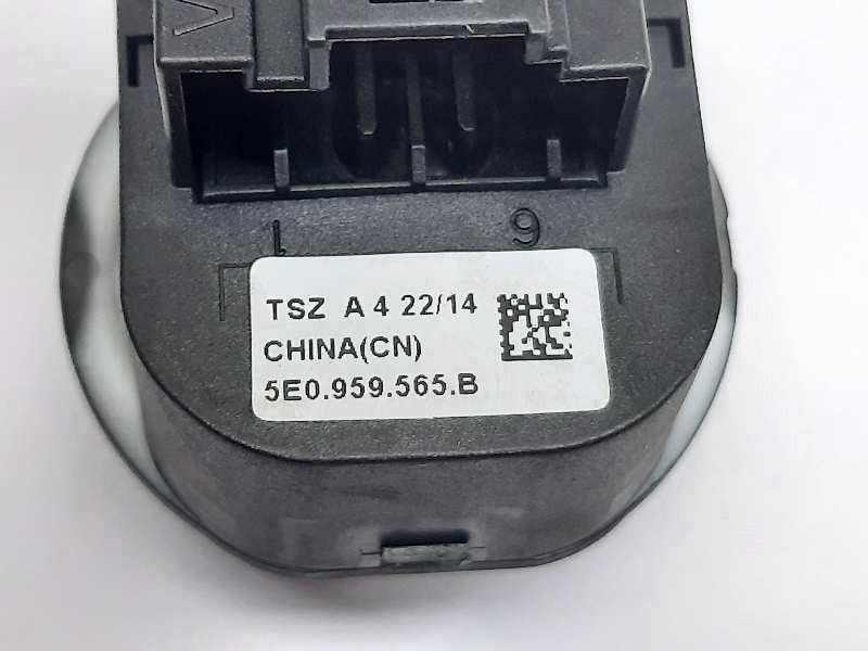 Recambio de mando retrovisor para skoda octavia combi (5e5) elegance referencia OEM IAM 5E0959565B  