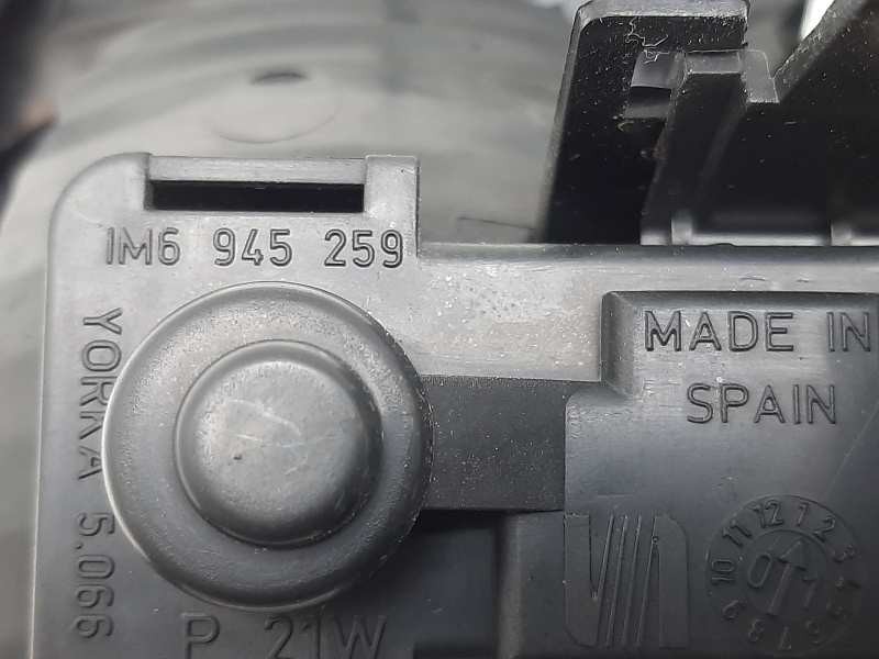 Recambio de piloto trasero derecho interior para seat leon (1m1) signo referencia OEM IAM IM6945259 IM6945092B 