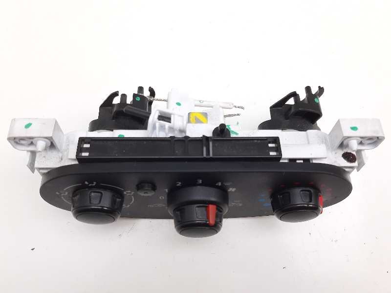 Recambio de mando calefaccion / aire acondicionado para dacia dokker ambiance referencia OEM IAM 5P3743000 5P3741100 5P3741000