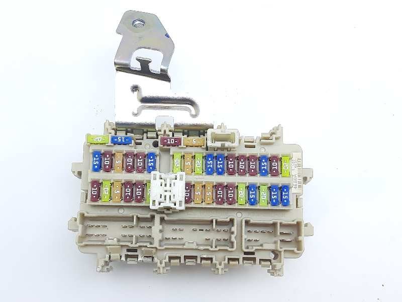 Recambio de caja reles / fusibles para nissan qashqai (j11) tekna referencia OEM IAM C10684EB0A 4EB0A 