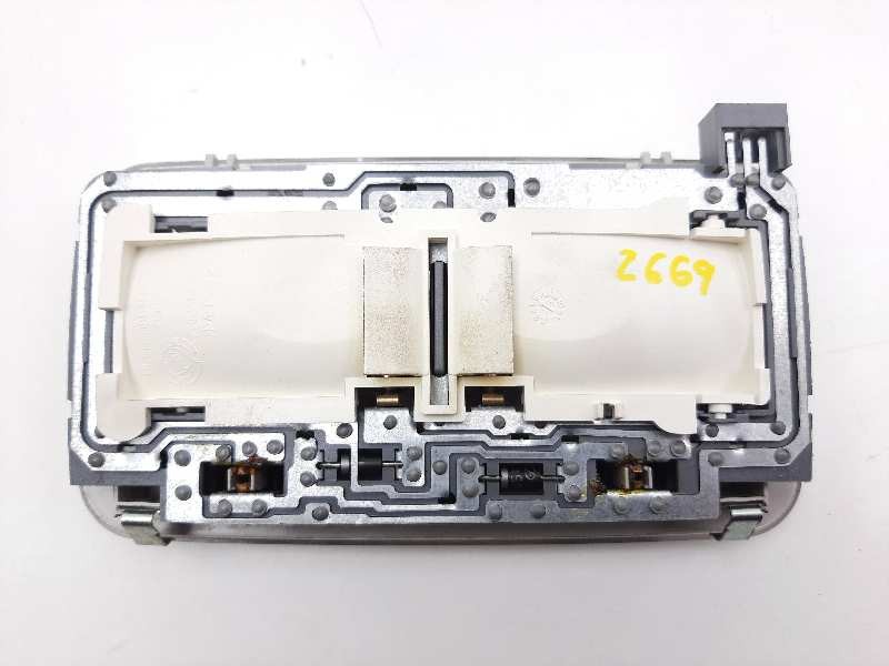 Recambio de luz interior para fiat qubo (300) dynamic referencia OEM IAM 735244963  