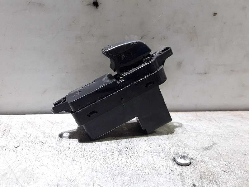 Recambio de mando elevalunas delantero derecho para mazda 6 berlina (gg) 2.0 crtd 120 active (5-ptas.) referencia OEM IAM GP9A66