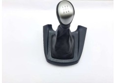 Recambio de guarnecidos palanca cambio para ford fiesta (cb1) trend referencia OEM IAM 8A61A044H83  