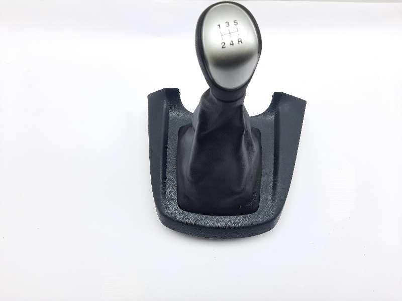 Recambio de guarnecidos palanca cambio para ford fiesta (cb1) trend referencia OEM IAM 8A61A044H83  