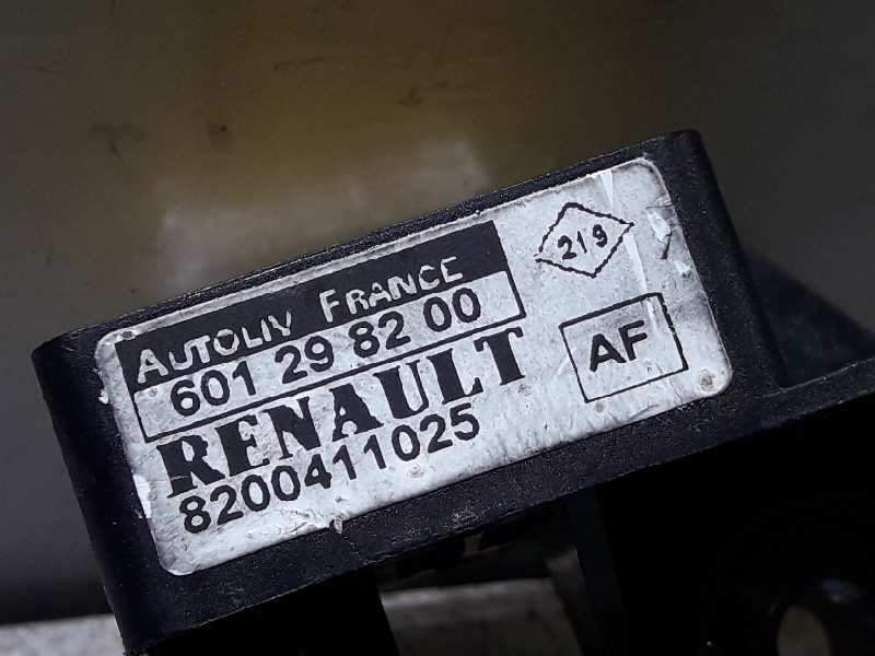 Recambio de sensor para renault scenic ii confort dynamique referencia OEM IAM 8200411025  
