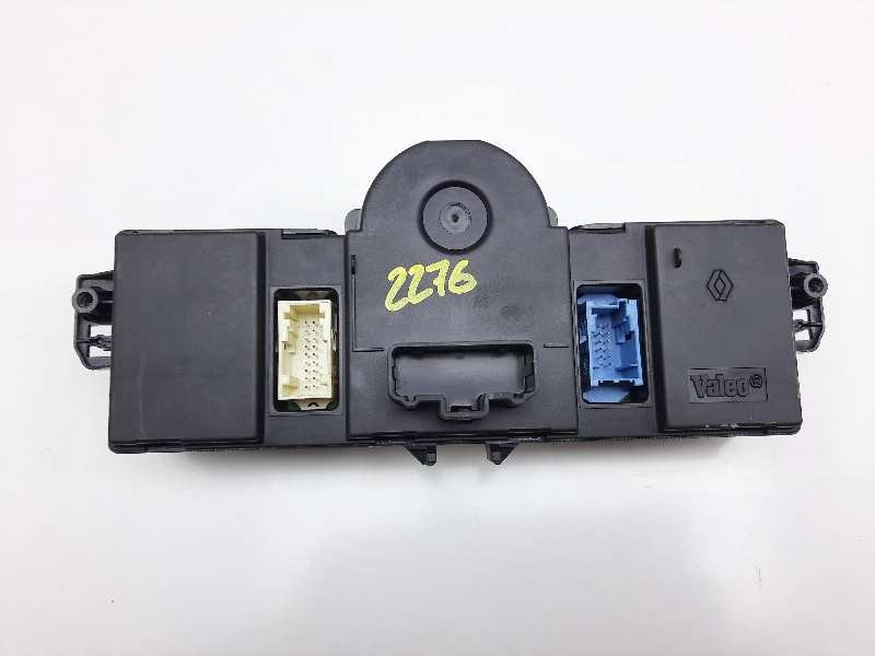 Recambio de mando climatizador para renault clio iii dynamique referencia OEM IAM 8200296683  