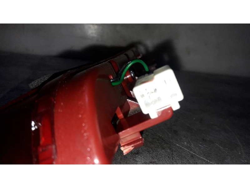 Recambio de luz central de freno para kia sportage drive 4x2 referencia OEM IAM 927003W  