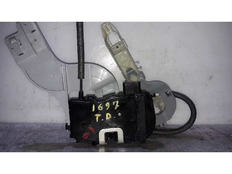Recambio de cerradura puerta trasera derecha para kia sportage drive 4x2 referencia OEM IAM 814203U000  