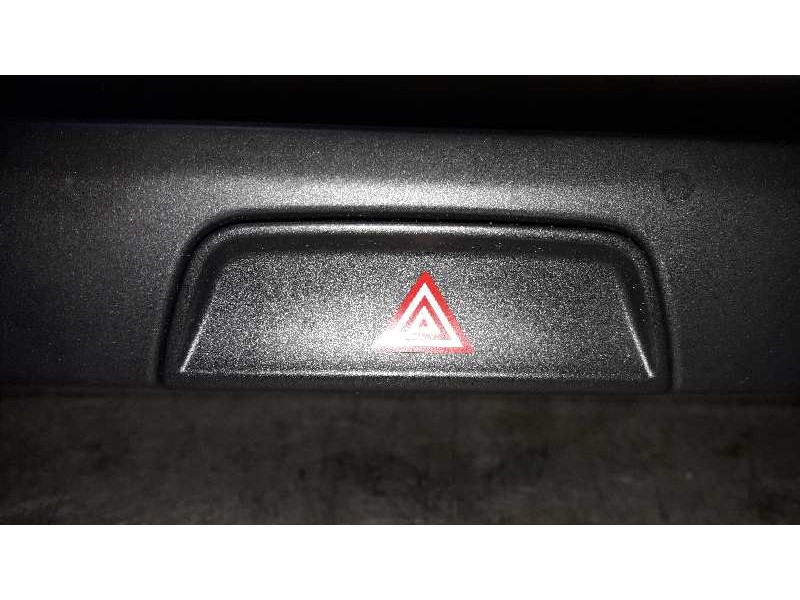 Recambio de warning para kia sportage drive 4x2 referencia OEM IAM 937903U010 959603U000 