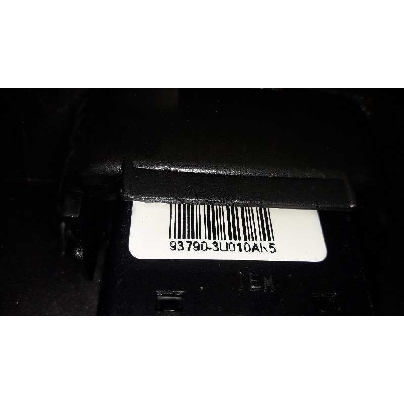Recambio de warning para kia sportage drive 4x2 referencia OEM IAM 937903U010 959603U000 
