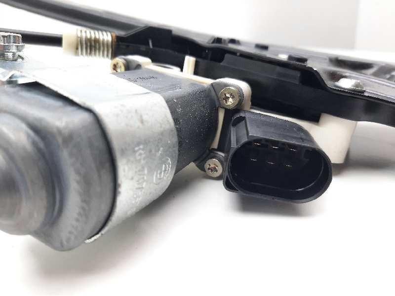 Recambio de elevalunas delantero derecho para bmw serie 5 berlina (e60) 530d referencia OEM IAM 7034352 51337184384 7075668