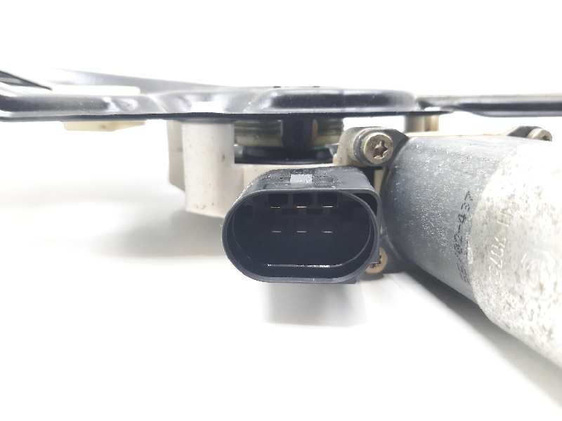 Recambio de elevalunas trasero derecho para bmw serie 5 berlina (e60) 530d referencia OEM IAM 7034388 51357184746 7075674