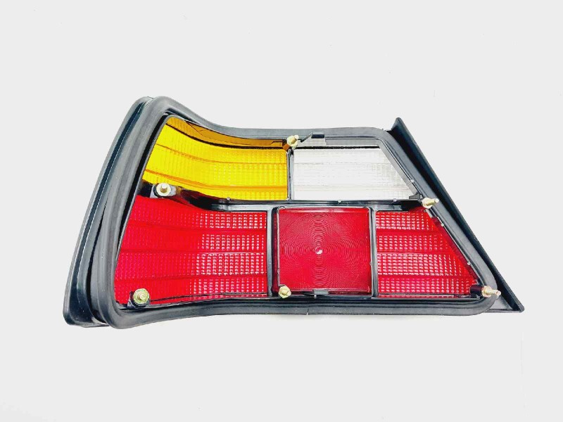 Recambio de piloto trasero derecho para mercedes clase e (w124) berlina referencia OEM IAM 16501034 1248206264RZ 