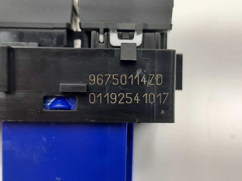 Recambio de mando multifuncion para peugeot 208 (p2) active referencia OEM IAM 96750114ZD  