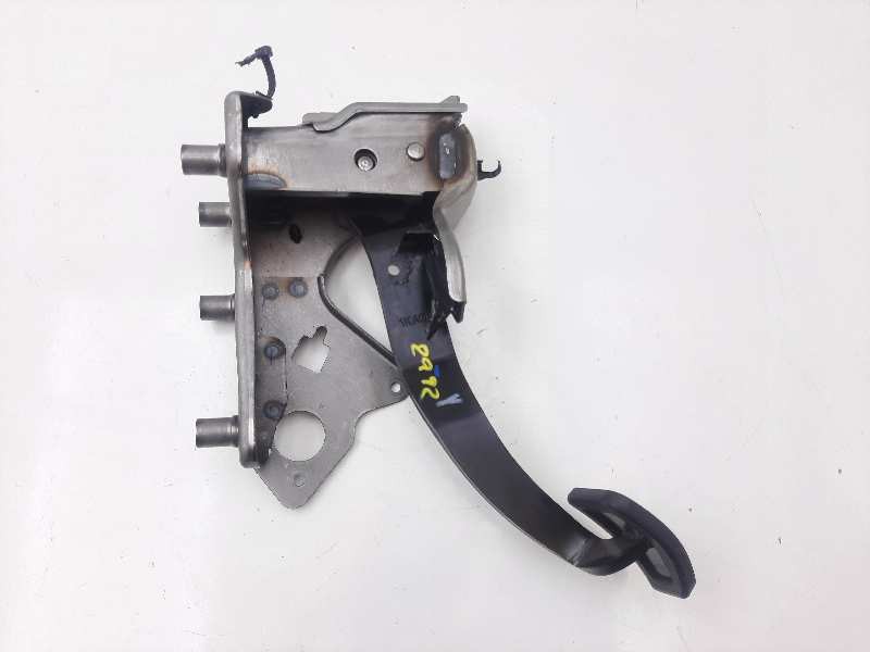 Recambio de pedal freno para nissan juke (f15) acenta referencia OEM IAM 465031KB0B  