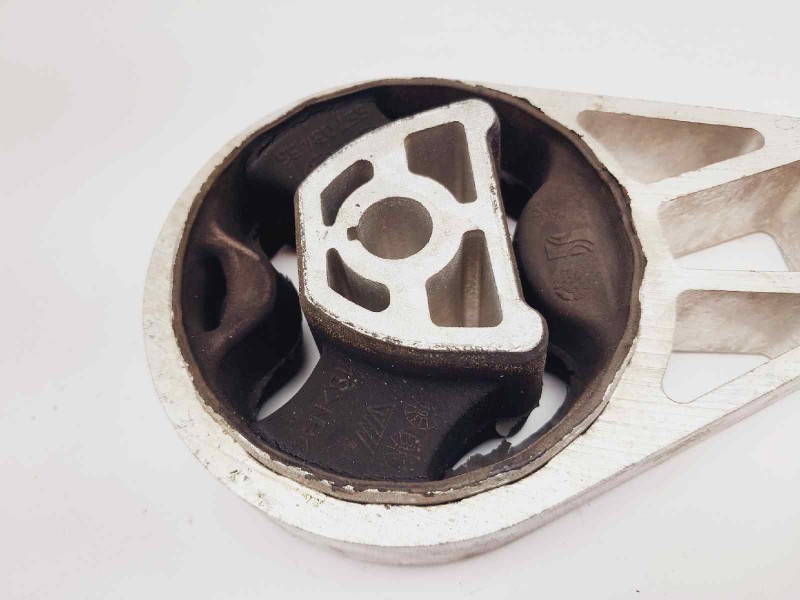 Recambio de soporte motor trasero para opel corsa e van referencia OEM IAM 13451485  