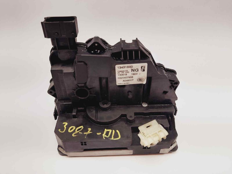 Recambio de cerradura puerta delantera derecha para opel corsa e van referencia OEM IAM 13431840  